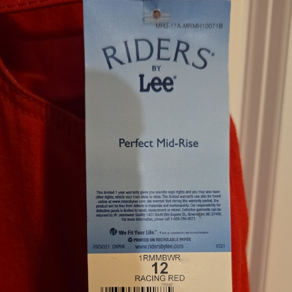 Lee Women's Red Belted Shorts - Picture 3 of 7